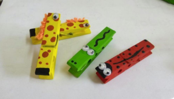 TALLER: ANIMALS AMB PINCES DE ROBA